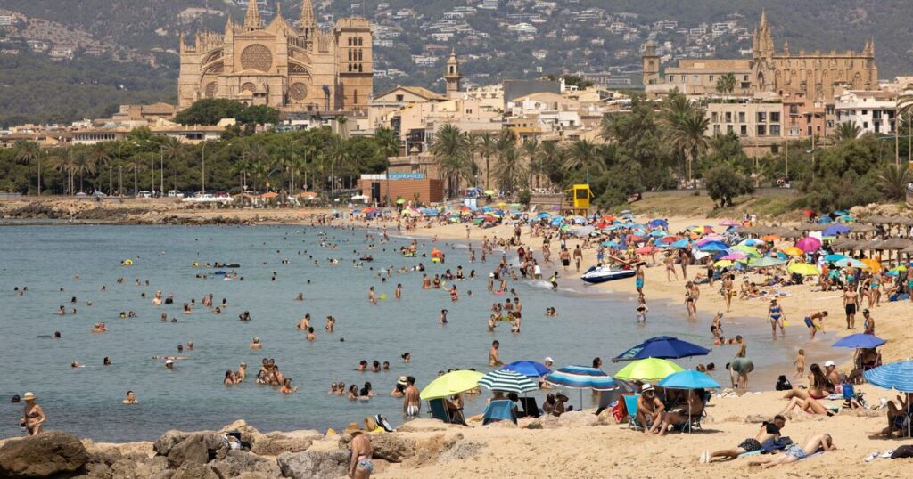 Brits warned their holidays to Spanish islands are 'at risk' | World | News