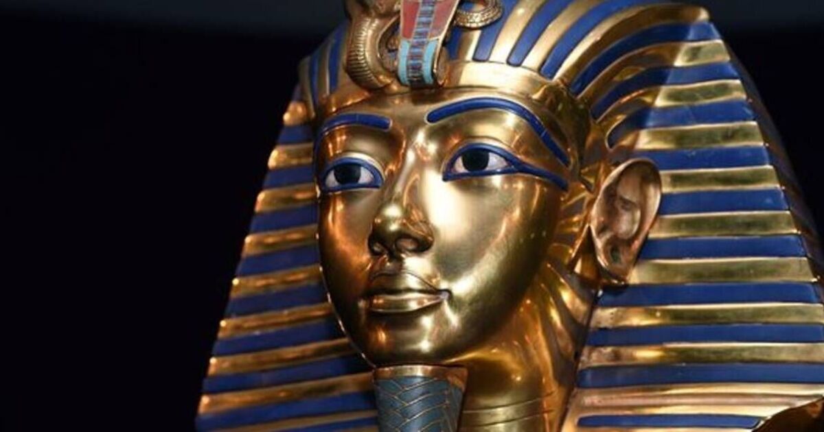 Archaeologists find new feature on Tutankhamun's death mask | World | News