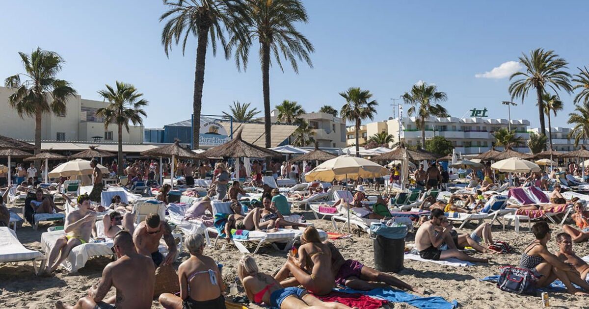 First Majorca now Ibiza as Spanish island mobbed by tourists on £1,800 holidays | World | News