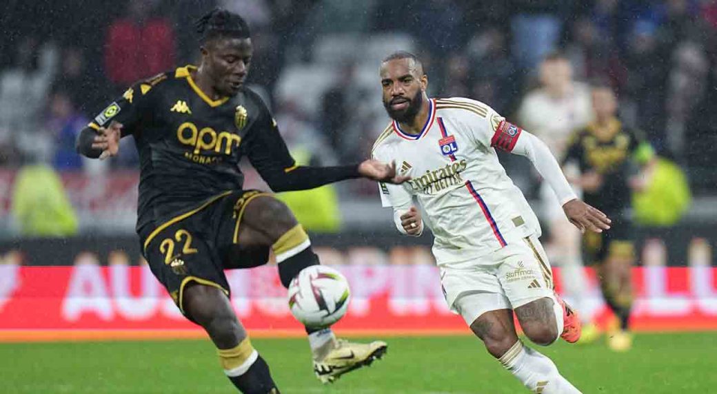 Ligue 1 Roundup: Lyon fans jeer their team after a loss to Monaco