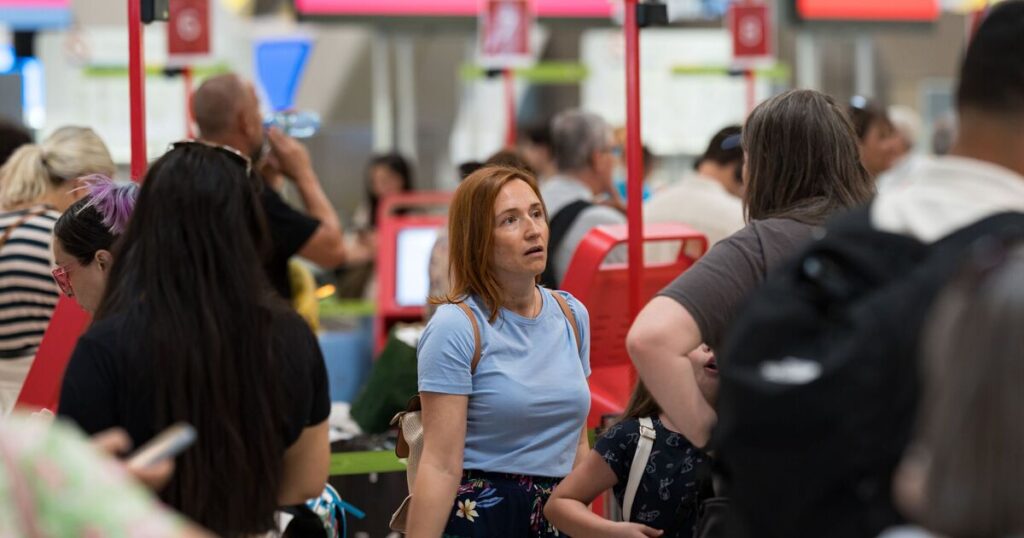 Tourists warned as Spanish airports forced into rule change | World | News