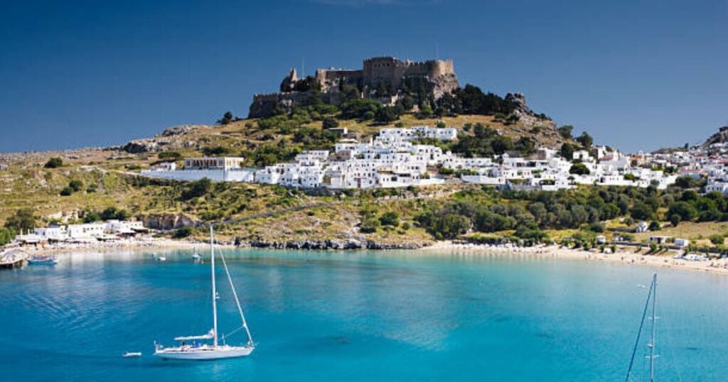 Beautiful Greek island so eager for British tourists they're offering free holidays | World | News