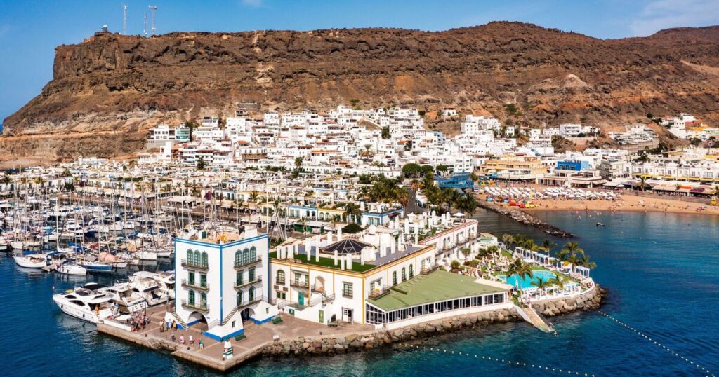 Canary island crisis as four beaches now closed due to oil spill | World | News