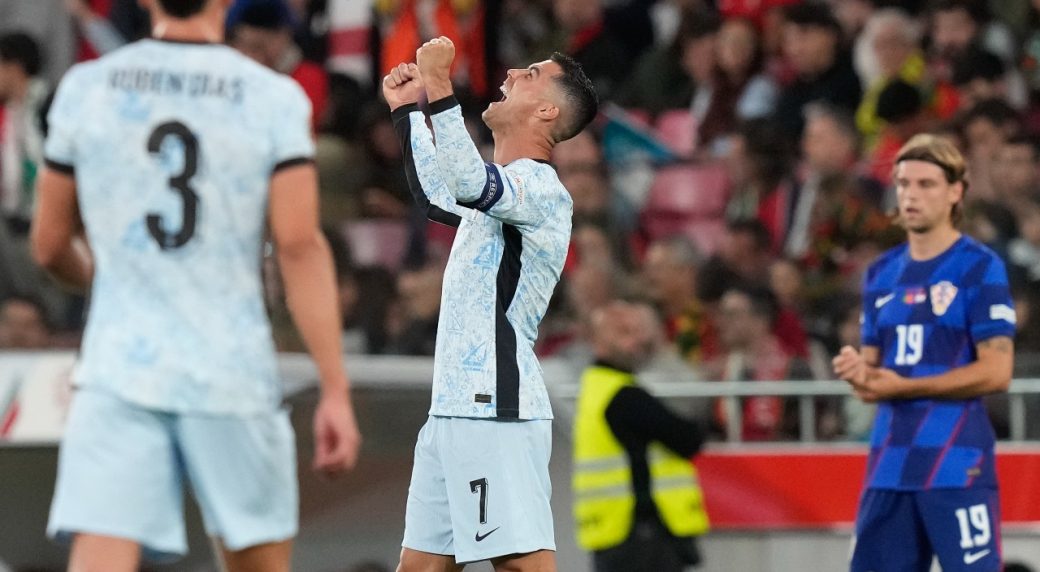 Cristiano Ronaldo becomes first male player to score 900 career goals