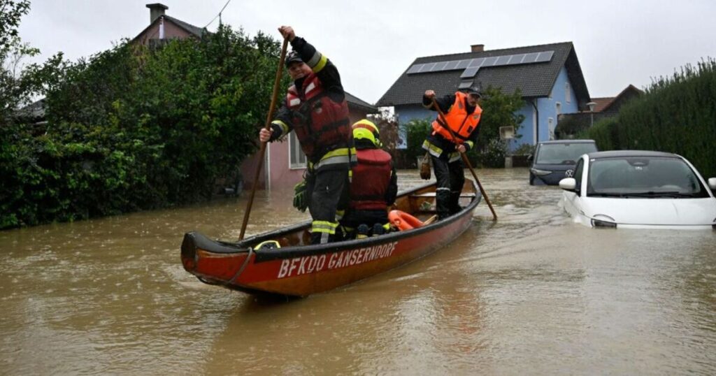 Foreign Office issues new travel warning amid floods in popular tourist destination | World | News