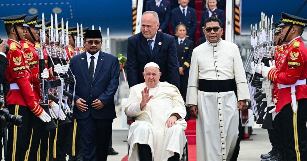 Terrifying 'ISIS' plot to kill Pope Francis in Indonesia revealed | World | News